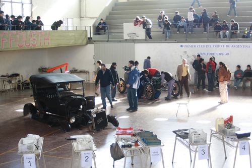 Instalando el tren delantero, el trasero y el motor