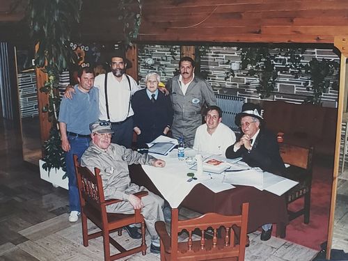 Los socios reunidos en una cena del Encuentro