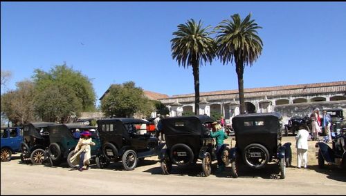 Los T estacionados en el predio de la Sociedad Rural de Jesús María