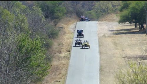 Otro tramo del Camino Real, con varios T en fila