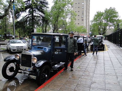 Llegada bajo la lluvia, una constante del Encuentro
