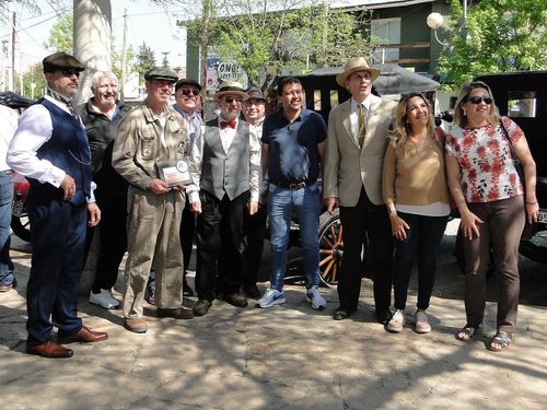 Entrega de un reconocimiento durante el Encuentro
