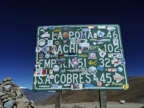 Cartel de rutas junto al Abra, camino a La Poma, Cachi y San Antonio de los Cobres